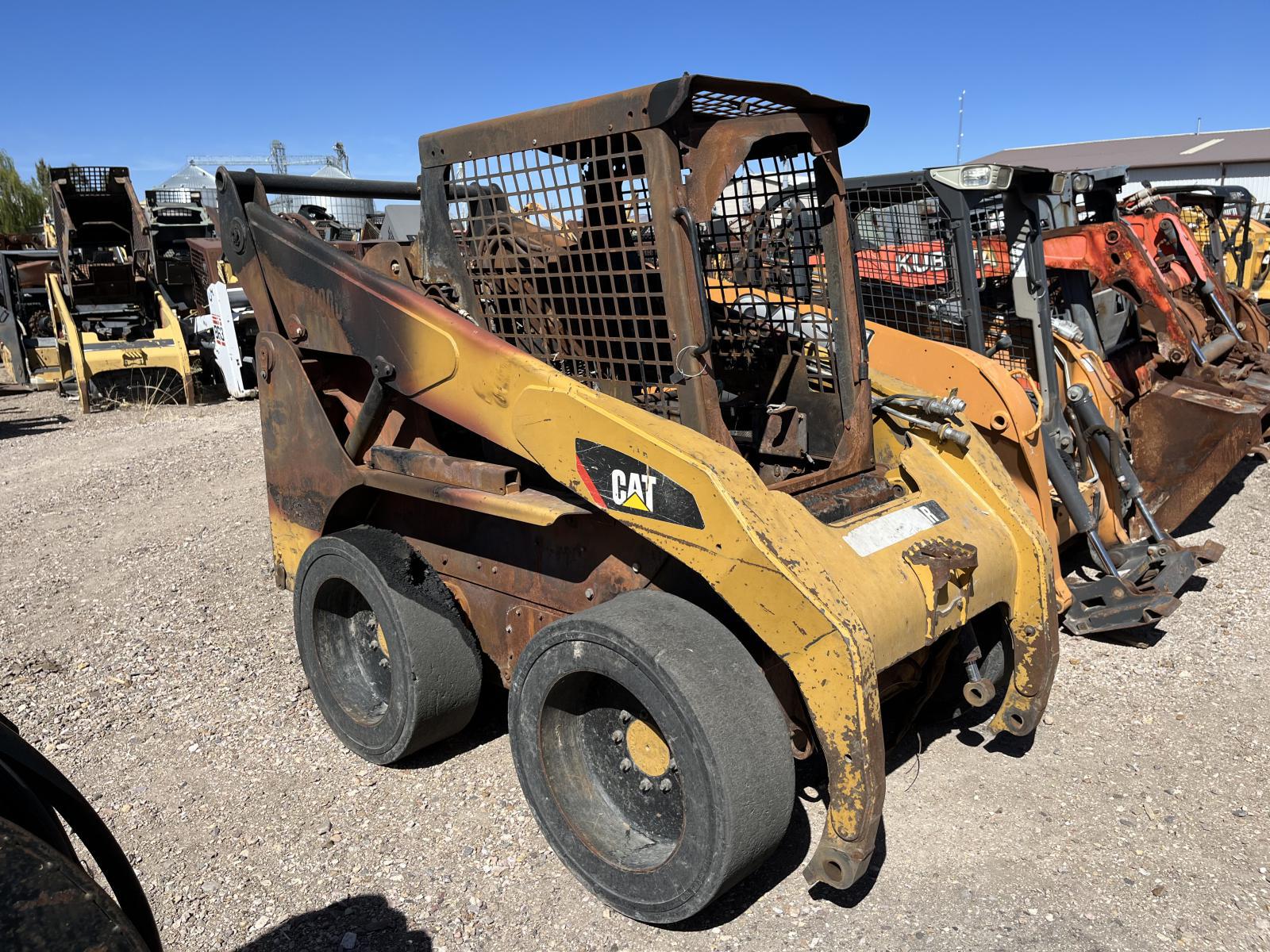 ./imagenes/INVOICE/2019/17560/MINICARGADOR CATERPILLAR 252B3 (1).JPG